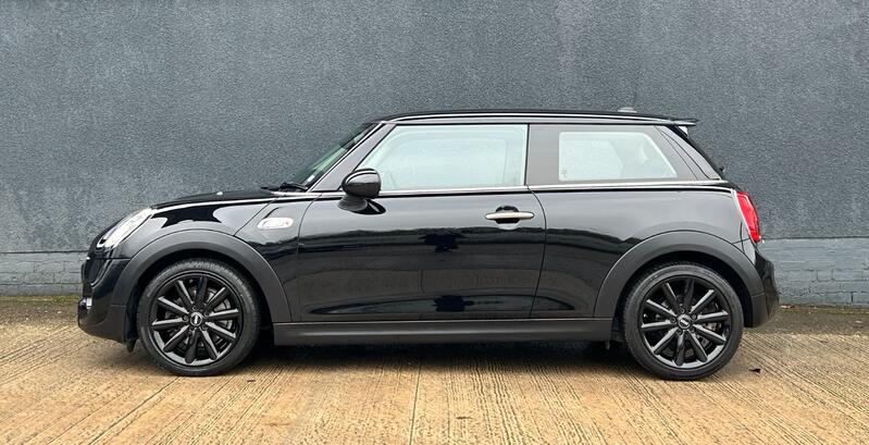 MINI HATCH