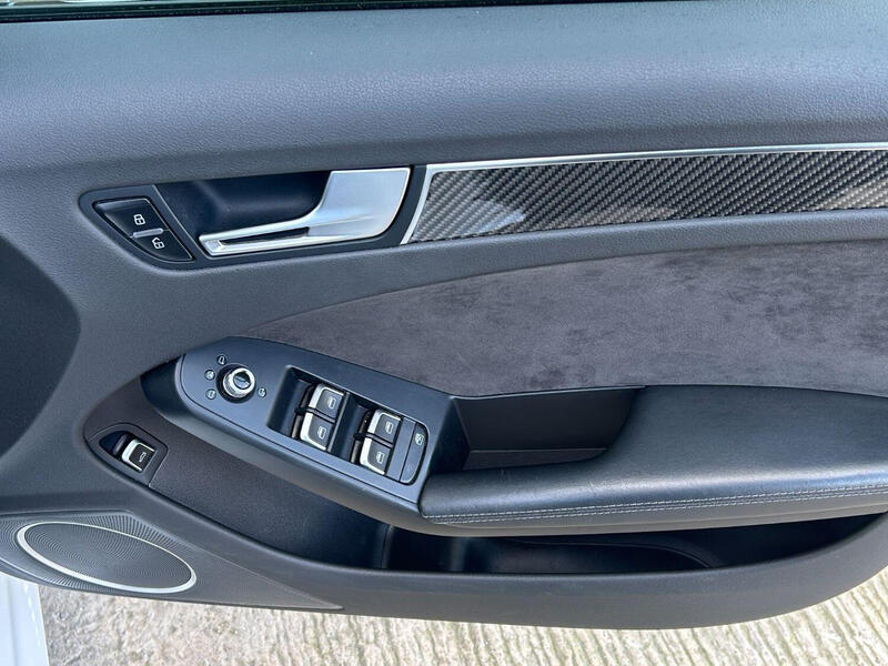 AUDI RS4