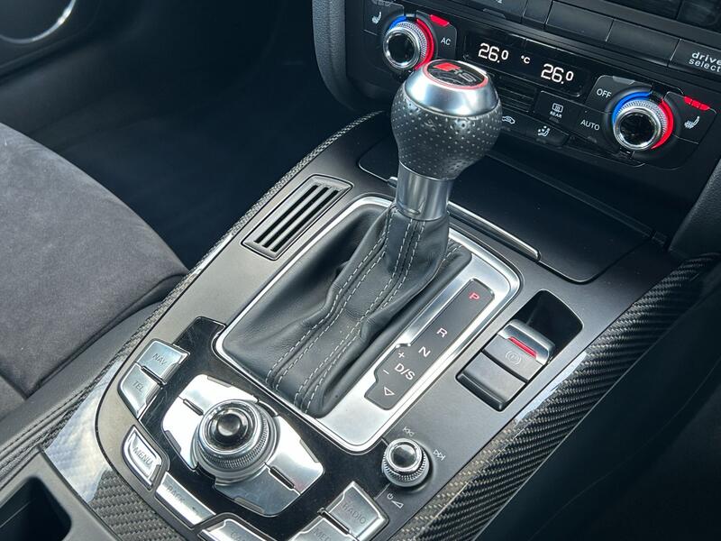 AUDI RS4