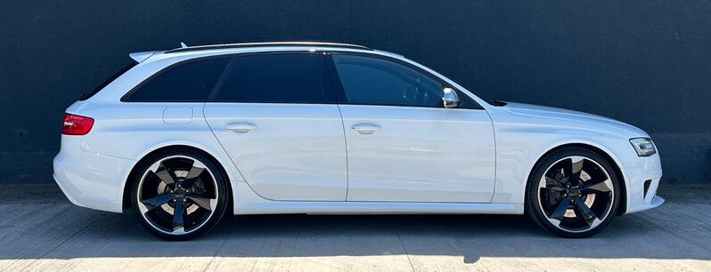 AUDI RS4