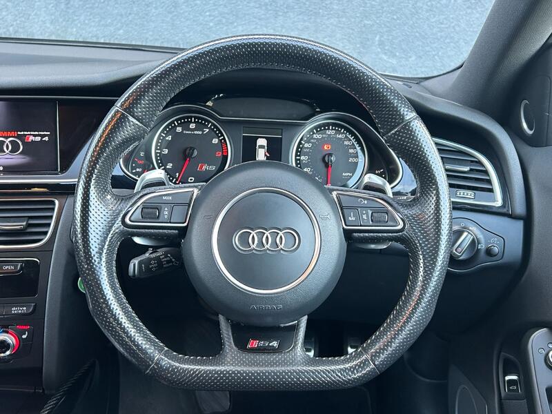 AUDI RS4
