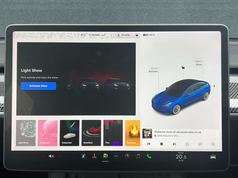 TESLA MODEL 3