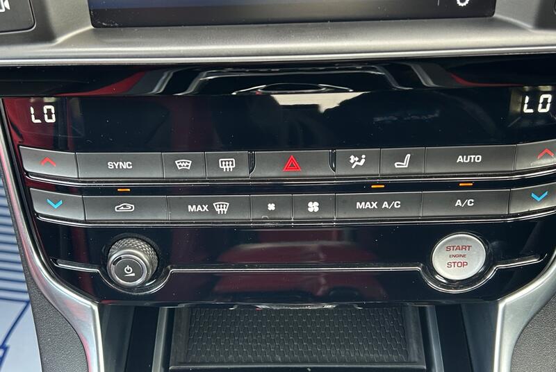 JAGUAR XE