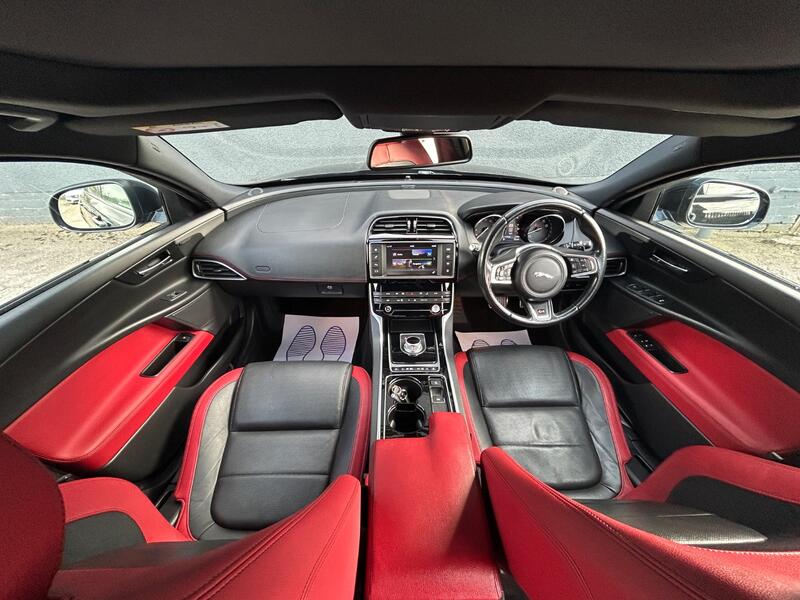 JAGUAR XE
