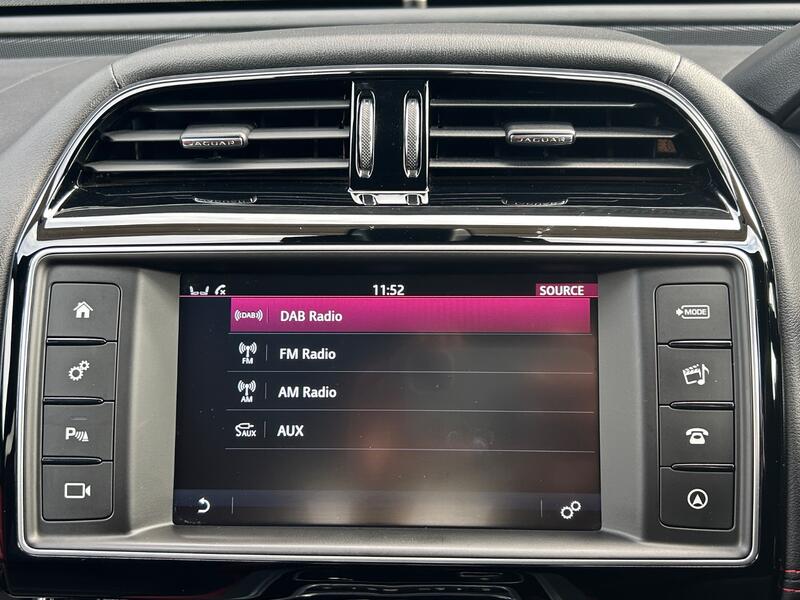 JAGUAR XE