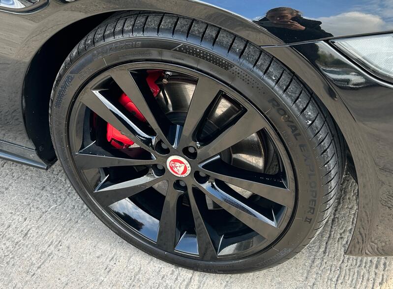 JAGUAR XE
