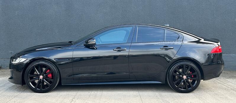 JAGUAR XE