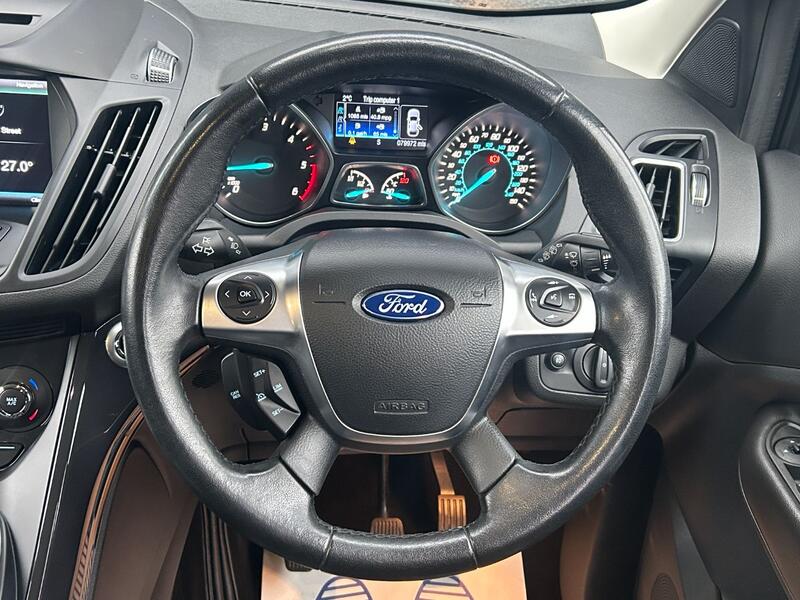FORD KUGA