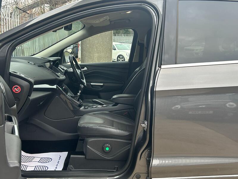 FORD KUGA