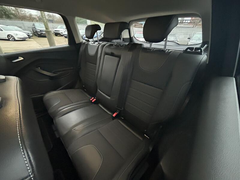 FORD KUGA