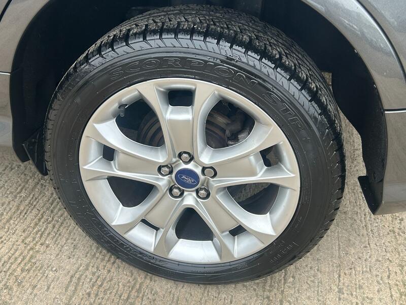 FORD KUGA