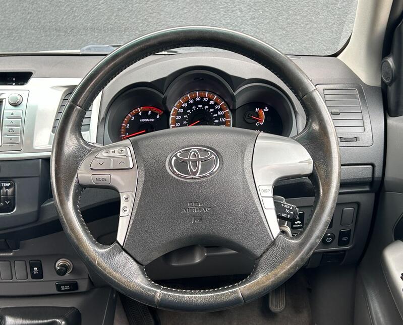TOYOTA HILUX