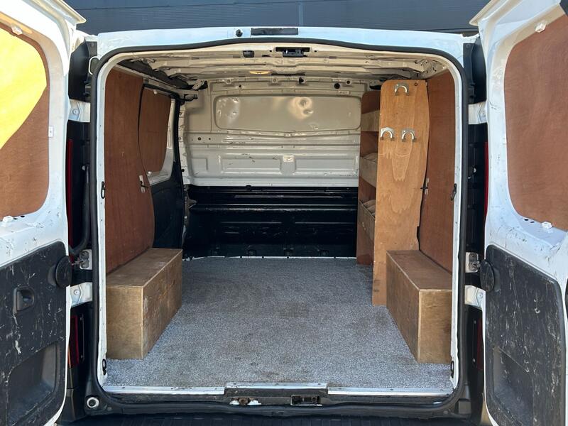VAUXHALL VIVARO