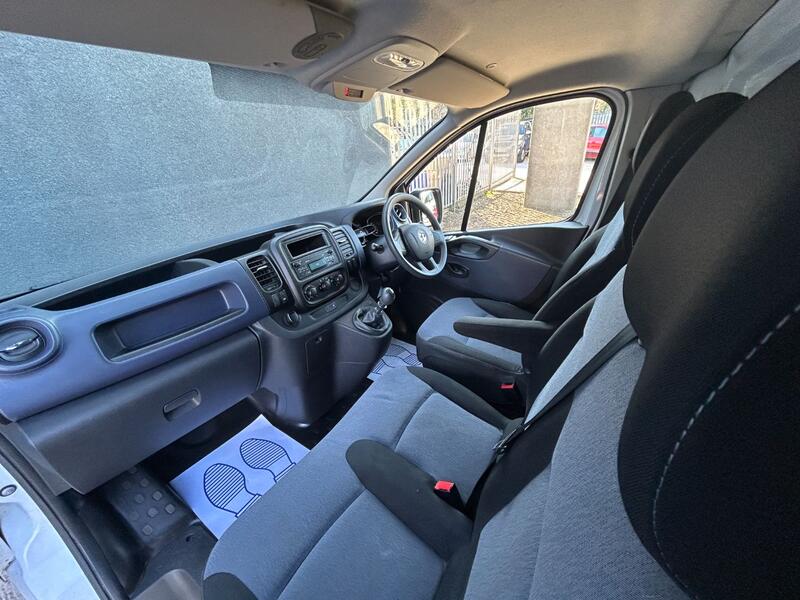 VAUXHALL VIVARO