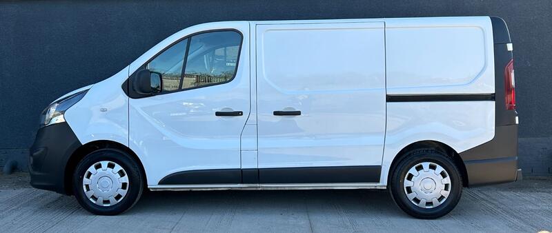 VAUXHALL VIVARO