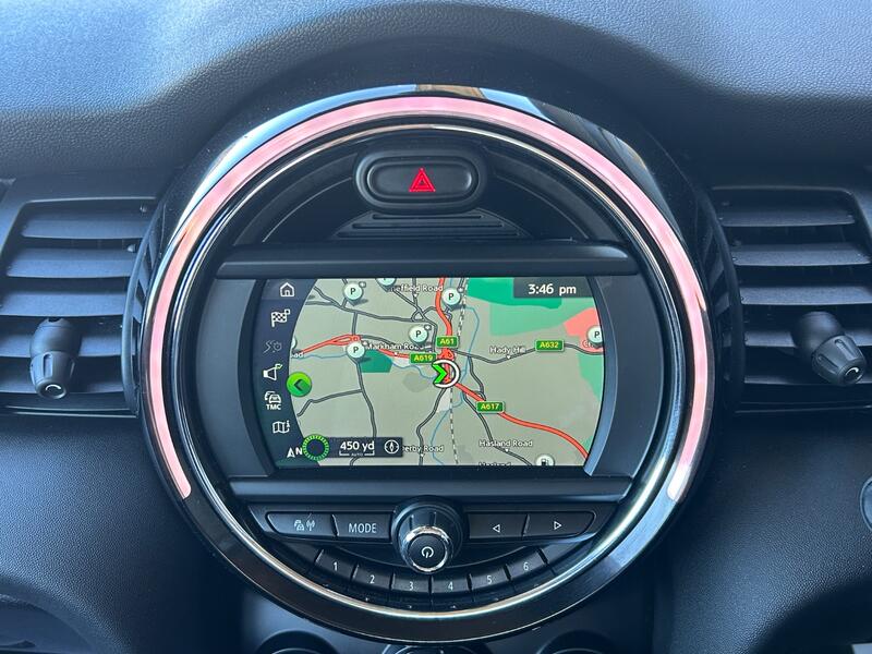 MINI HATCH