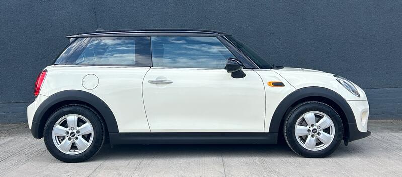 MINI HATCH