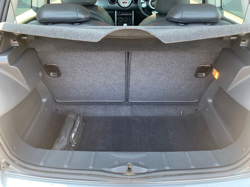 MINI HATCH